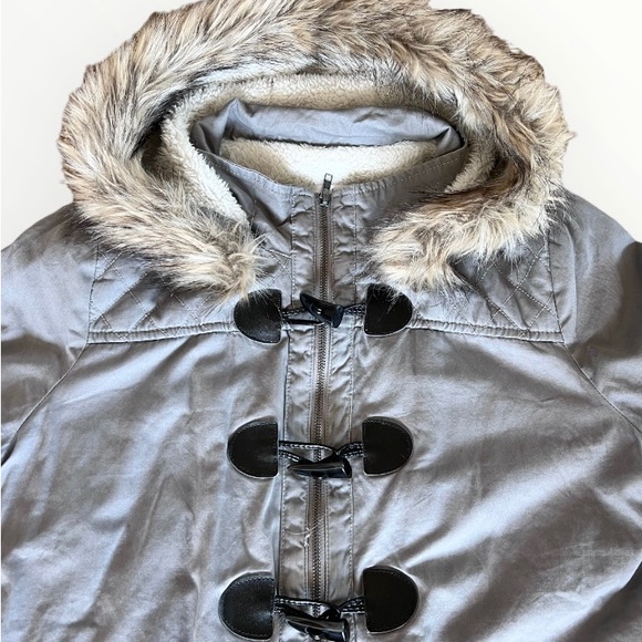 Liv & Piper faux fur hooded jacket size large - Picture 3 of 8